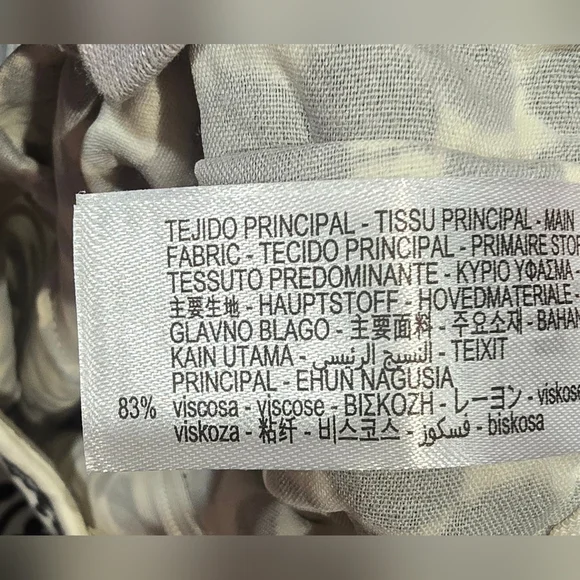 Zara High Waisted Embroidered Black And White Scalloped Hem Shorts Size Small - Picture 8 of 9